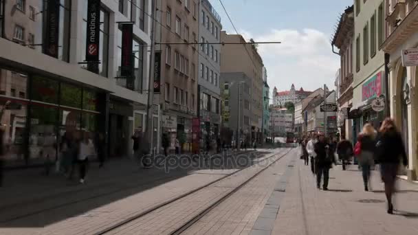 En väg i centrala staden. — Stockvideo