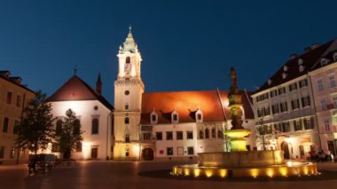 Hlavn nmestie Meydanı Bratislava