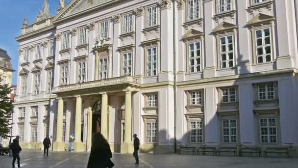 Первобытный дворец в Братиславе — стоковое видео