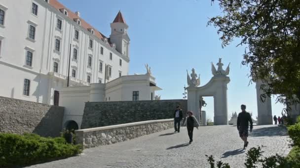 El castillo de Bratislava — Vídeos de Stock