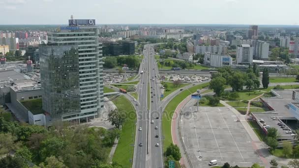 Ruch na drodze w Bratysławie — Wideo stockowe