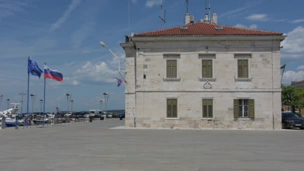 Port berwenang istana di Koper, Slovenia — Stok Video