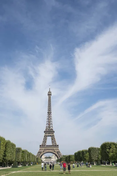 The Eiffel tower in Paris — Stock Photo, Image