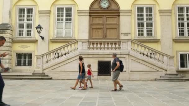 Nádvoří Hofburg ve Vídni — Stock video