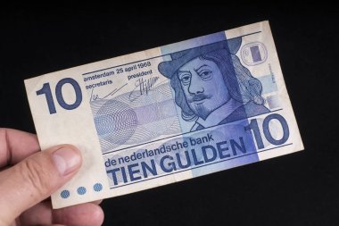 Bir eski Yugoslav banknot