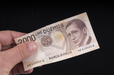 Bir eski İtalyanca banknot