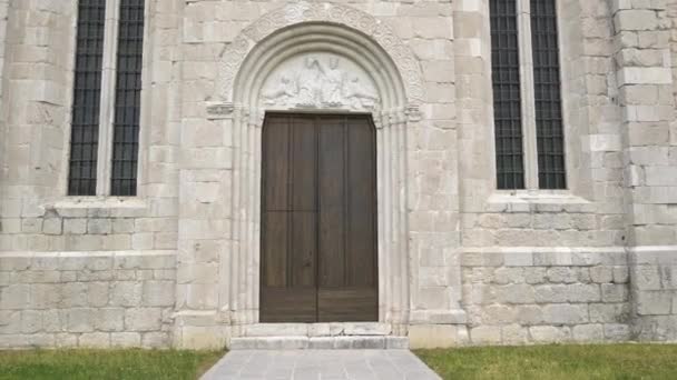 Venzone Italia Noviembre 2017 Vista Entrada Fachada Exterior Iglesia Sant — Vídeo de stock