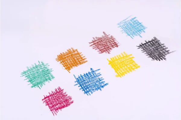 ワックス クレヨンで作られた小さな色の四角形 — ストック写真