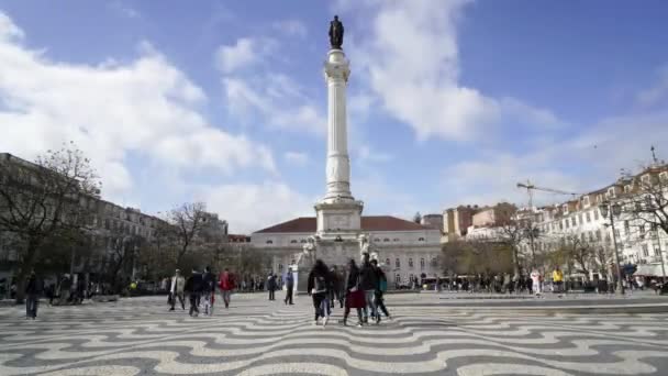 Lissabon Portugal April 2018 Folk Går Praça Dom Pedro Också — Stockvideo