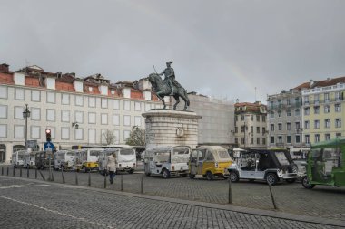 Lizbon, Portekiz, Nisan 2018. Kral John heykeli ben Lizbon, Portekiz Figueira meydanında