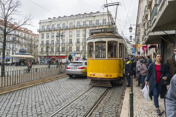 Lisboa Portugal Abril 2018 Tranvía Plaza Luis Camoes Lisboa Portugal — Foto de Stock