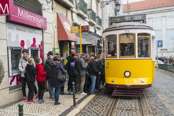 리스본 포르투갈입니다 2018입니다 리스본 포르투갈의 루이스 Camoes 광장에서 — 스톡 사진