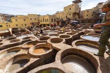 Deri ceketli Chouara Tannery