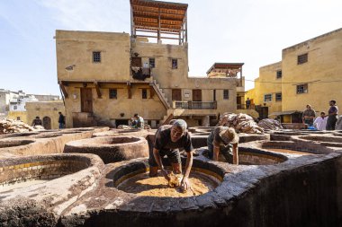 Deri ceketli Chouara Tannery
