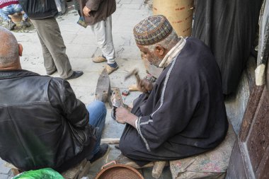 Metal kaplar el yapımı.