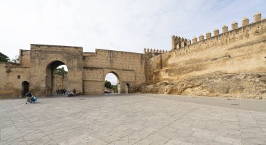 Antik şehir duvarları