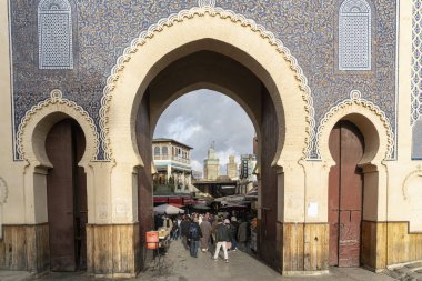 Fes 'deki Bab Boujloud şehir kapısı.