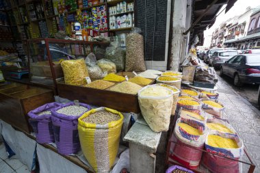 Fes 'deki baharat çuvalları.