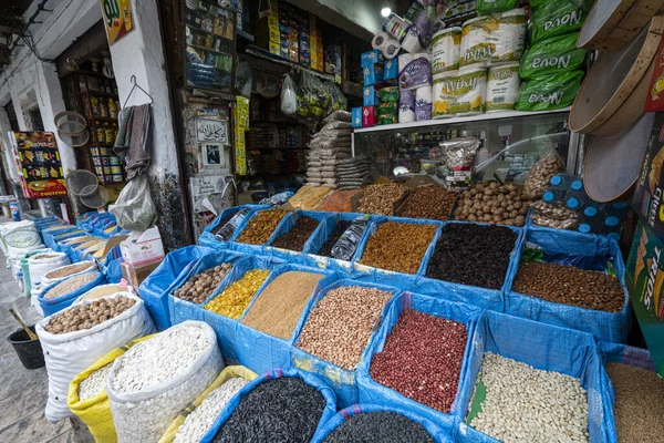 Fes 'deki baharat çuvalları.