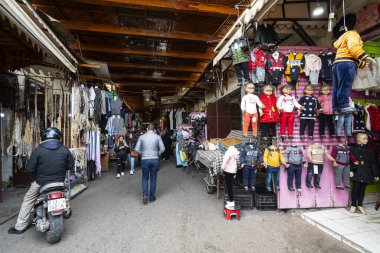 Fes 'deki giyim pazarı