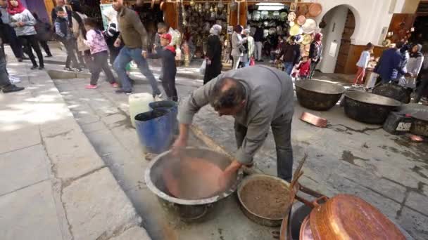 Fez Marocko November 2019 Utsikt Över Den Lokala Traditionella Manuella — Stockvideo