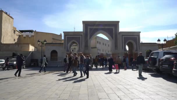 Fes 摩洛哥 2019年11月9日 Boujloud广场户外服装市场的户外服装市场 — 图库视频影像