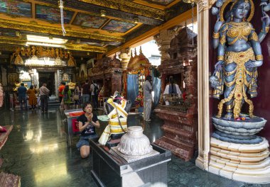 Singapur 'daki Sri Krishanan tapınağı