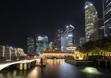 Singapur içinde gökdelenler