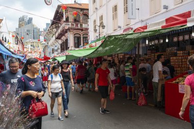 Singapur 'daki Chinatown sokak pazarı.