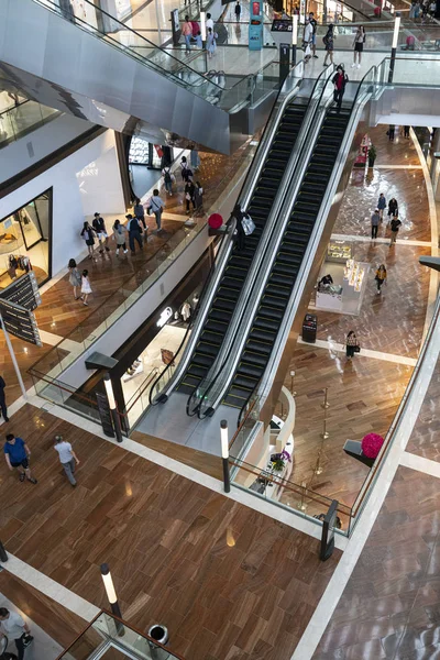 Las tiendas en Marina Bay Sands en Singapur — Foto de Stock