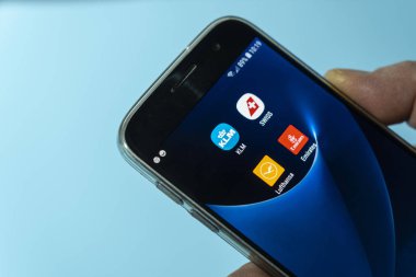 akıllı telefon ekranında bazı havayolu uygulamaları