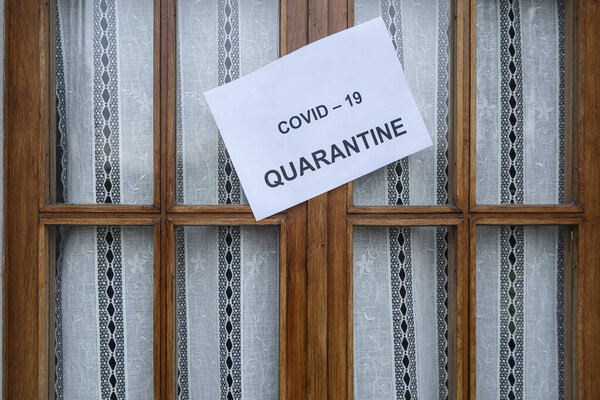 знак с запретом на въезд на карантин из Ковида 19
