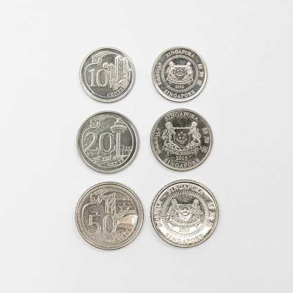 Деякі Сінгапурські Доларові Монети Білій Поверхні — стокове фото