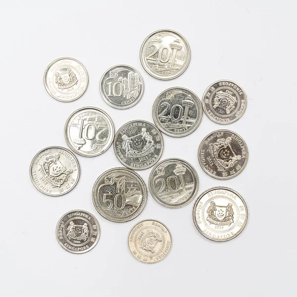 Деякі Сінгапурські Доларові Монети Білій Поверхні — стокове фото