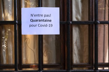 Covid-19 virüsünün karantinaya alınmasının yasaklandığına dair işaret.