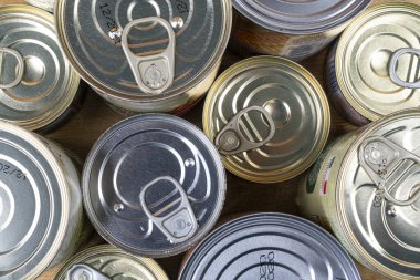 Covid-19 'dan gelen konserve yiyecek paketlerini karantina altına aldık.