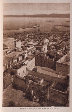 Udine, İtalya. 13 Mayıs 20.Cezayir 'in tarihi merkezinin panoramik görüntüsü eski bir kartpostalda