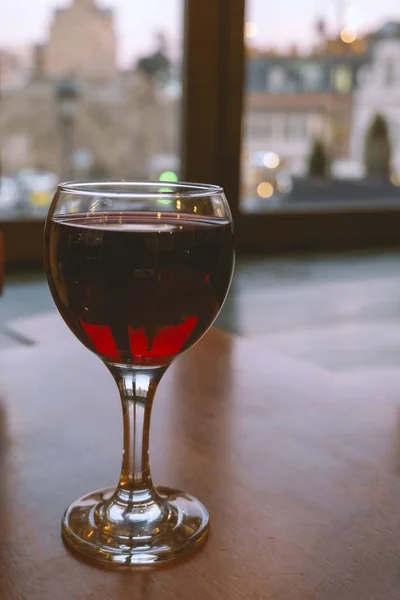 Одна Склянка Червоного Вина Столі Ресторані — стокове фото