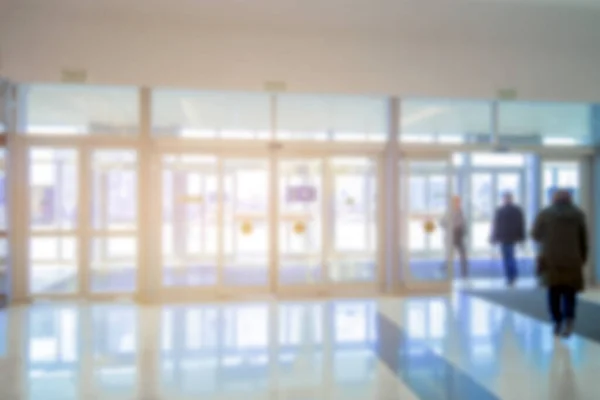 Hastahanenin bulanık kapıları, bulanık tıbbi arkaplan...