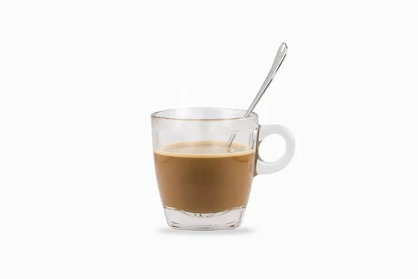 Caffè caldo con cucchiaino isolato su sfondo bianco — Foto Stock