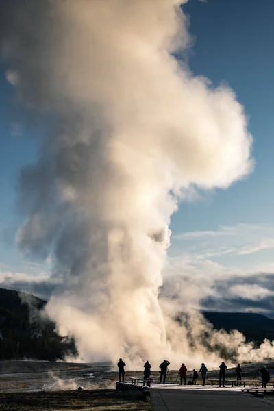 Old Faithful Famous Geyser Yellowstone National Park Wyoming Usa Tourism — Stock Photo, Image