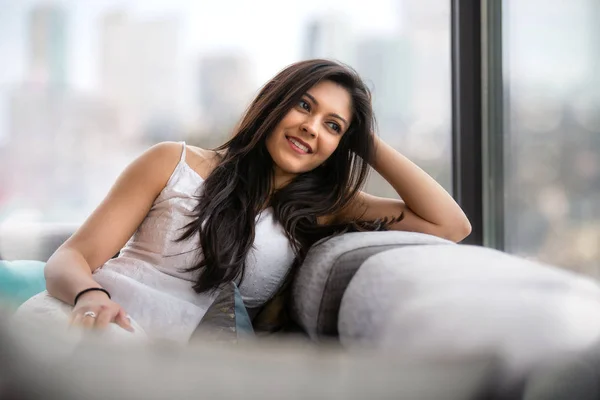 Gorgeous Beautiful Ambiguous Ethnicity Young Woman Relaxed Sofa Home Lifestyle — Stock Photo, Image