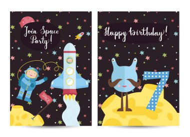 Uzay temalı doğum günü kartın kutlu olsun. Ay yüzeyinde yedi numaralı uzaylı, kozmos vektör çizimlerinde astronot olan uzay gemisi. Çocuk kostümlü partiye parlak davetiye