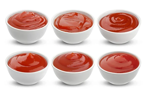 Ketchup de tomate em tigela isolada sobre fundo branco. Recolha — Fotografia de Stock