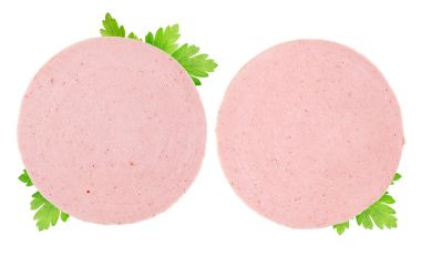 Beyaz izole jambon füme dilimleri