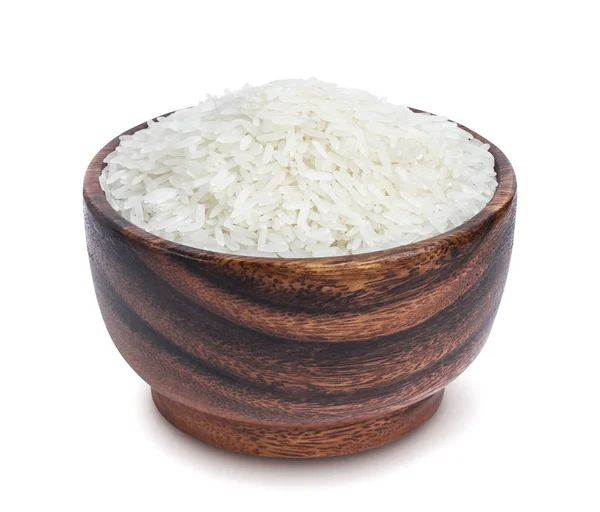 Arroz de jasmim em tigela de madeira isolada sobre fundo branco — Fotografia de Stock