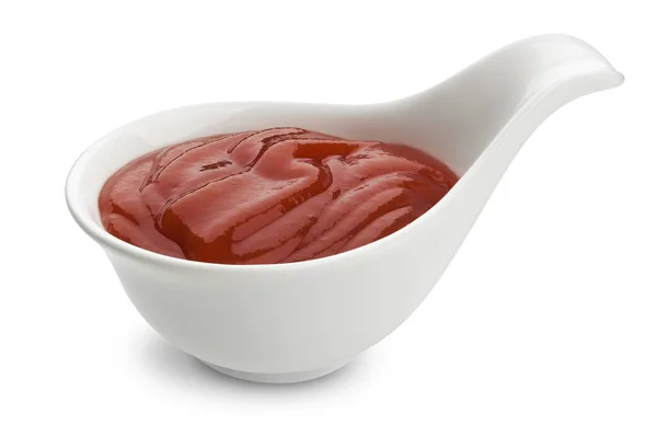 Кетчуп изолирован на белом фоне, томатный соус в миске — стоковое фото
