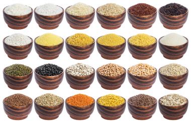 Hububat izole üzerinde beyaz arka plan ayarlayın. Farklı kabuğu çıkarılmış tane, pirinç, fasulye ve mercimek ahşap kase topluluğu
