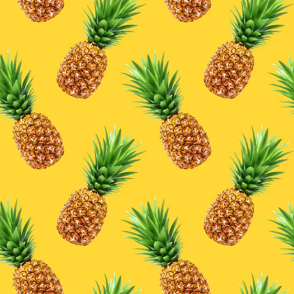 Ananas bezszwowy wzór na żółtym tle — Zdjęcie stockowe