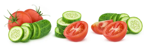Čerstvé rajče a nakrájené okurky izolované na bílém pozadí — Stock fotografie